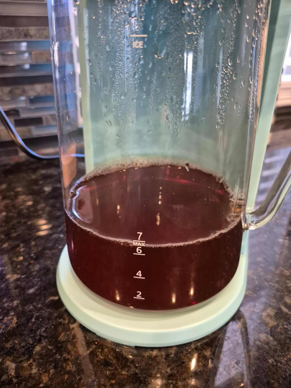 AEMEGO Iced Tea Maker, Brewing System with 2.5-quart Glass Pitcher, sliding strength selector, Stainless Steel Decoration, Reusable Filter (Green) customer photo 1