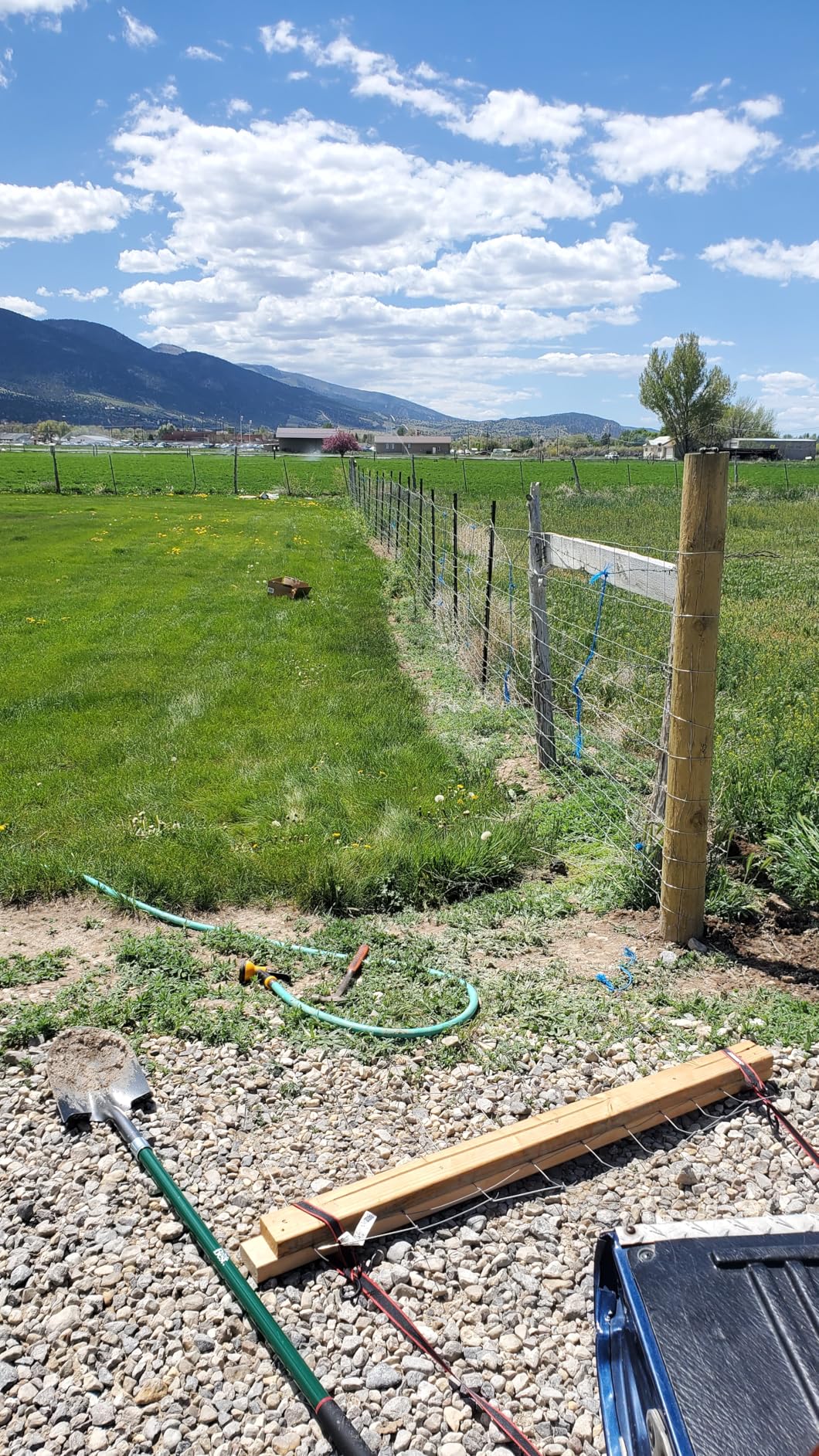 Farm Fence, 4ft x 164ft Galvanized Wire Fencing, Goat, Sheep & Deer, Durable Chain Link Fence, Heavy Zinc Coating Wire Used to Hog Goat Fencing for Yard Garden and Field customer photo 1