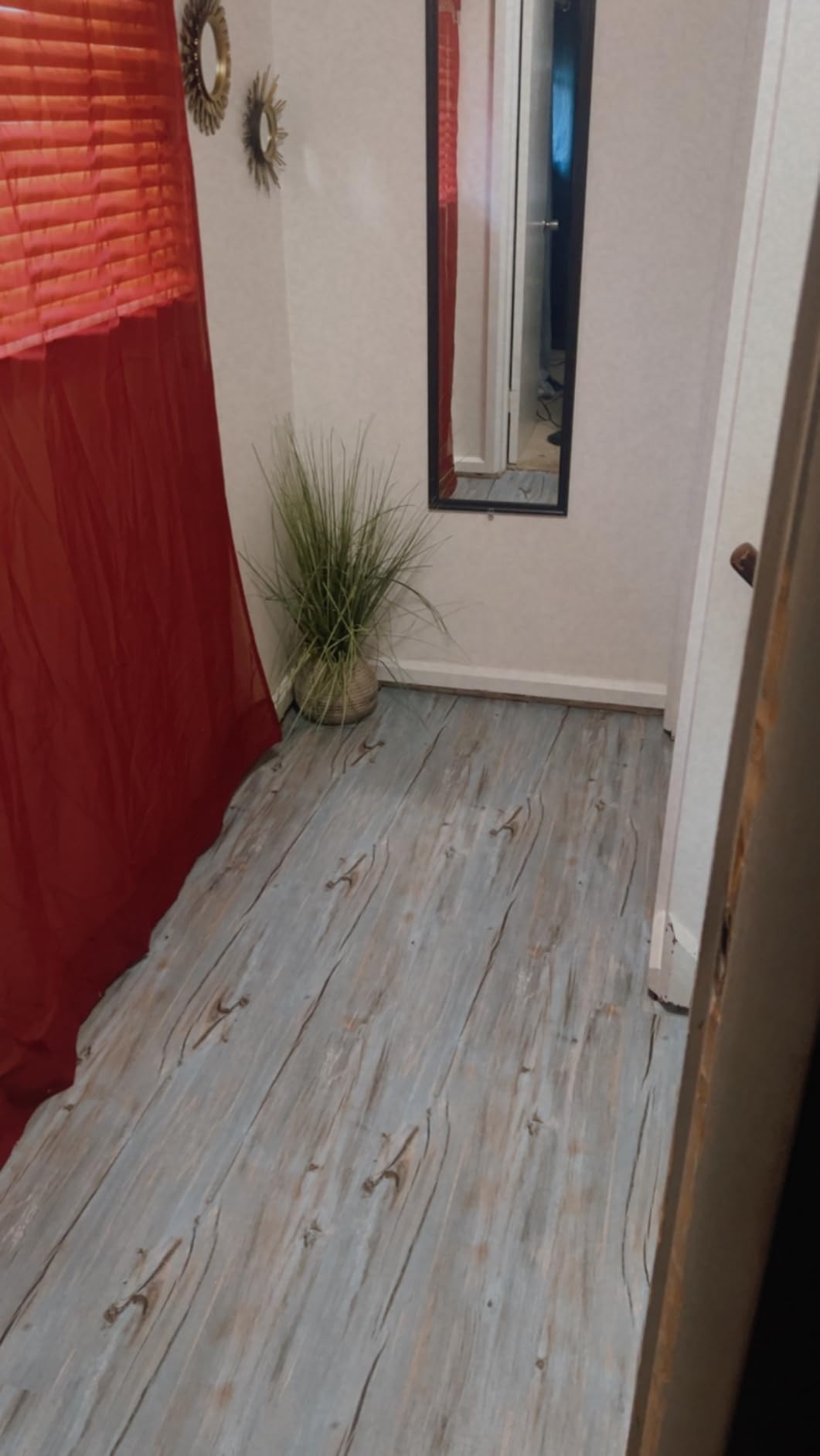 Woodgrain Vinyl Floor Roll, 11.8
