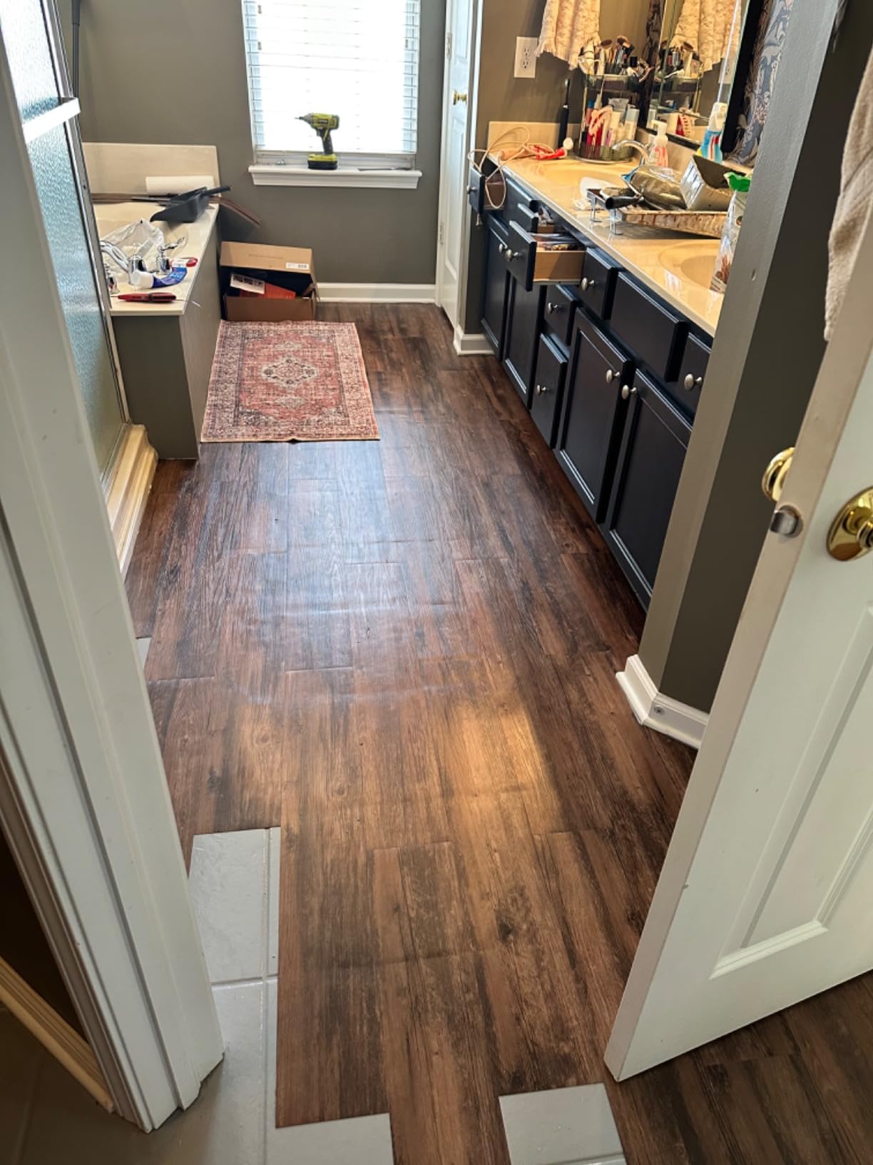 VallisCo Peel and Stick Vinyl Flooring 36 Pack 54 Sq.Ft, Waterproof Vinyl Flooring Peel and Stick for Office, Living Room, Bathroom, Kitchen - Unique Design, Easy to Install Floor, Brown customer photo 1