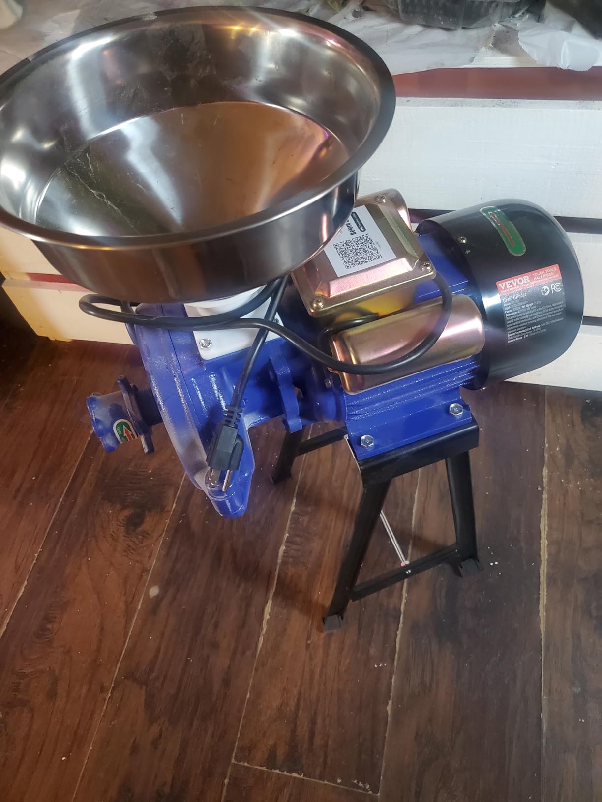 VEVOR Electric Grain Mill Grinder, 3000W Commercial Corn Mill with Funnel, Adjustable Heavy Duty Feed Flour Cereal Mill, Dry Grinder customer photo 1