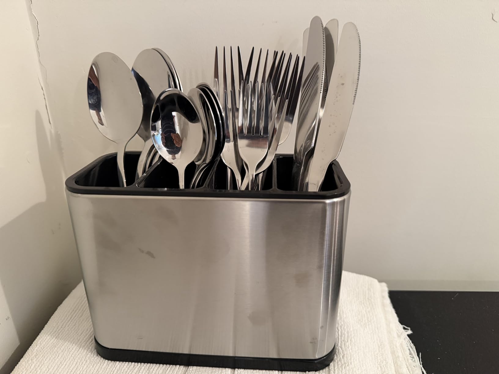 PHILIPALA 20 Piece Gold Silverware Set, Stainless Steel Flatware Set for 4 Food Grade Novelty Flatware Cutlery Utensil Set Include Knife Fork Spoon Mirror Polished Dishwasher Safe customer photo 2