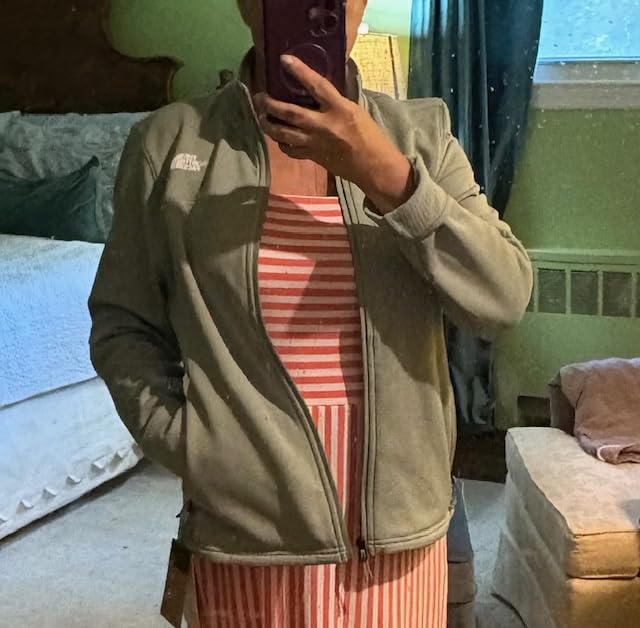 THE NORTH FACE Women's Cedar Trail Grid Fleece Jacket | Zip Pockets & Reinforced Binding on the Collar, Cuffs & Hem customer photo 2
