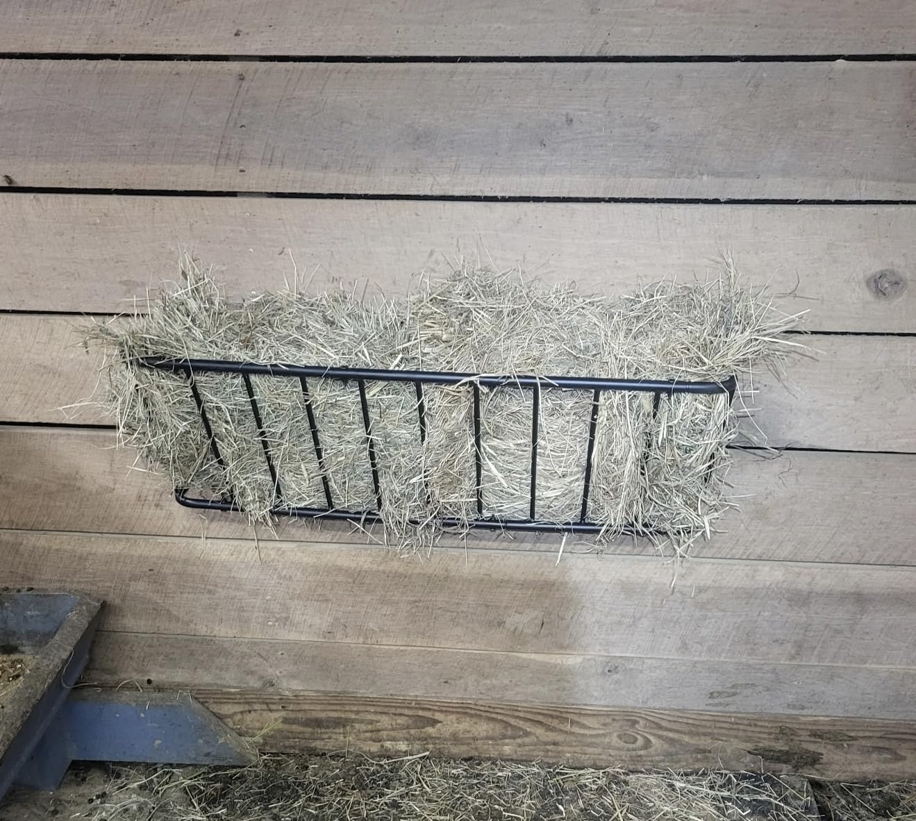 Hay Feeder for Horses, 35.5'' Long Hay Rack with 20 Gallon Large Capacity, Heavy Duty Steel Wall Mounted Hay Feeder Rack for Horses, Goats, Sheep in Stable and Farm customer photo 2