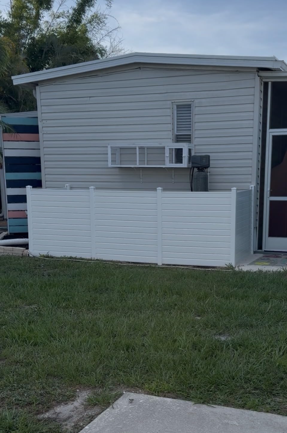 VEVOR Outdoor Privacy Screen, 50in H x 50in W Air Conditioner Fence, 3-Panel Pool Equipment Enclosure, Horizontal PVC Privacy Fence with 27.5 in Ground Stakes, No Dig Trash Can Fence for A/C Units customer photo 1