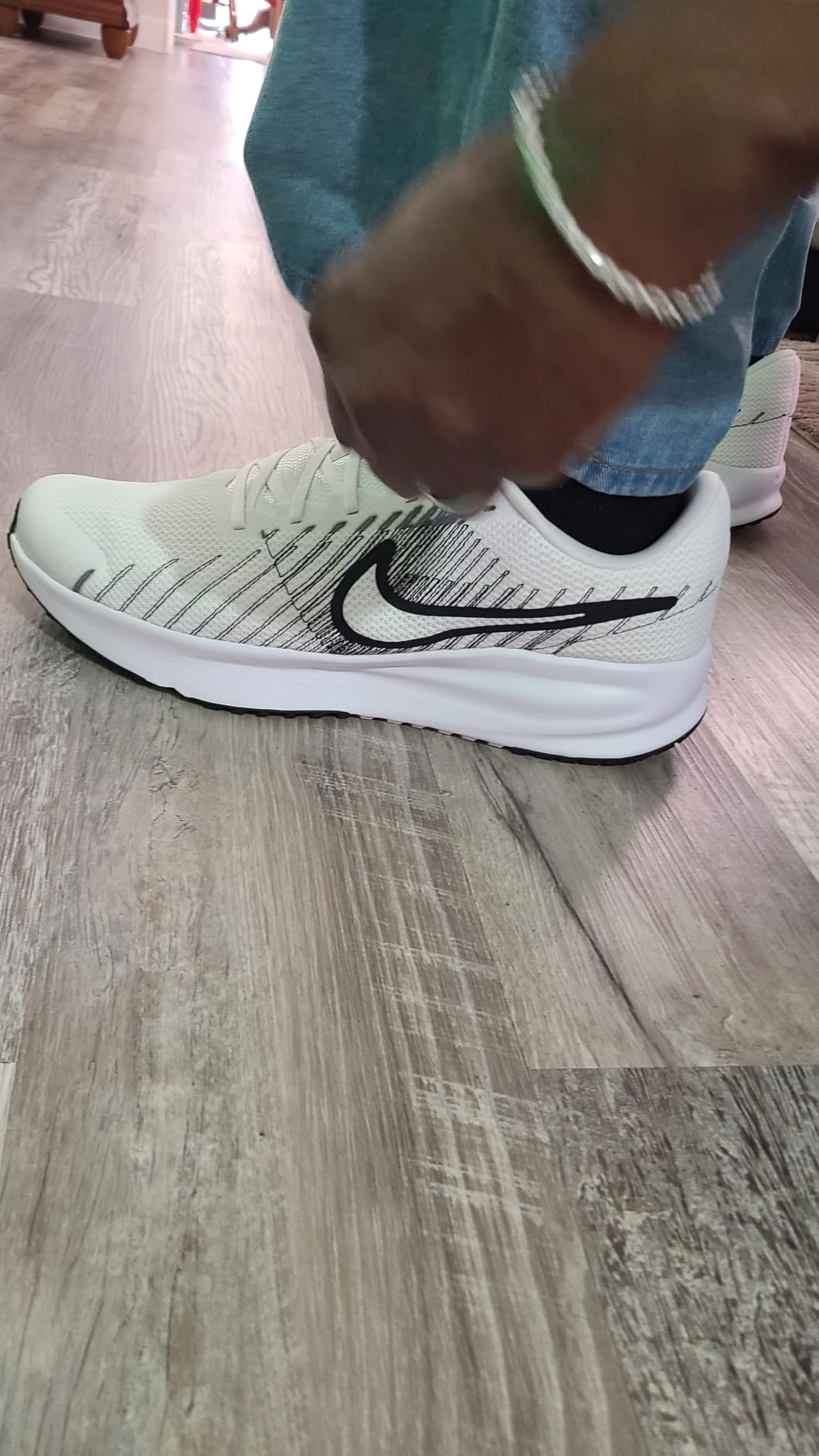 Nike Men's Run Defy Road Running Shoes customer photo 2