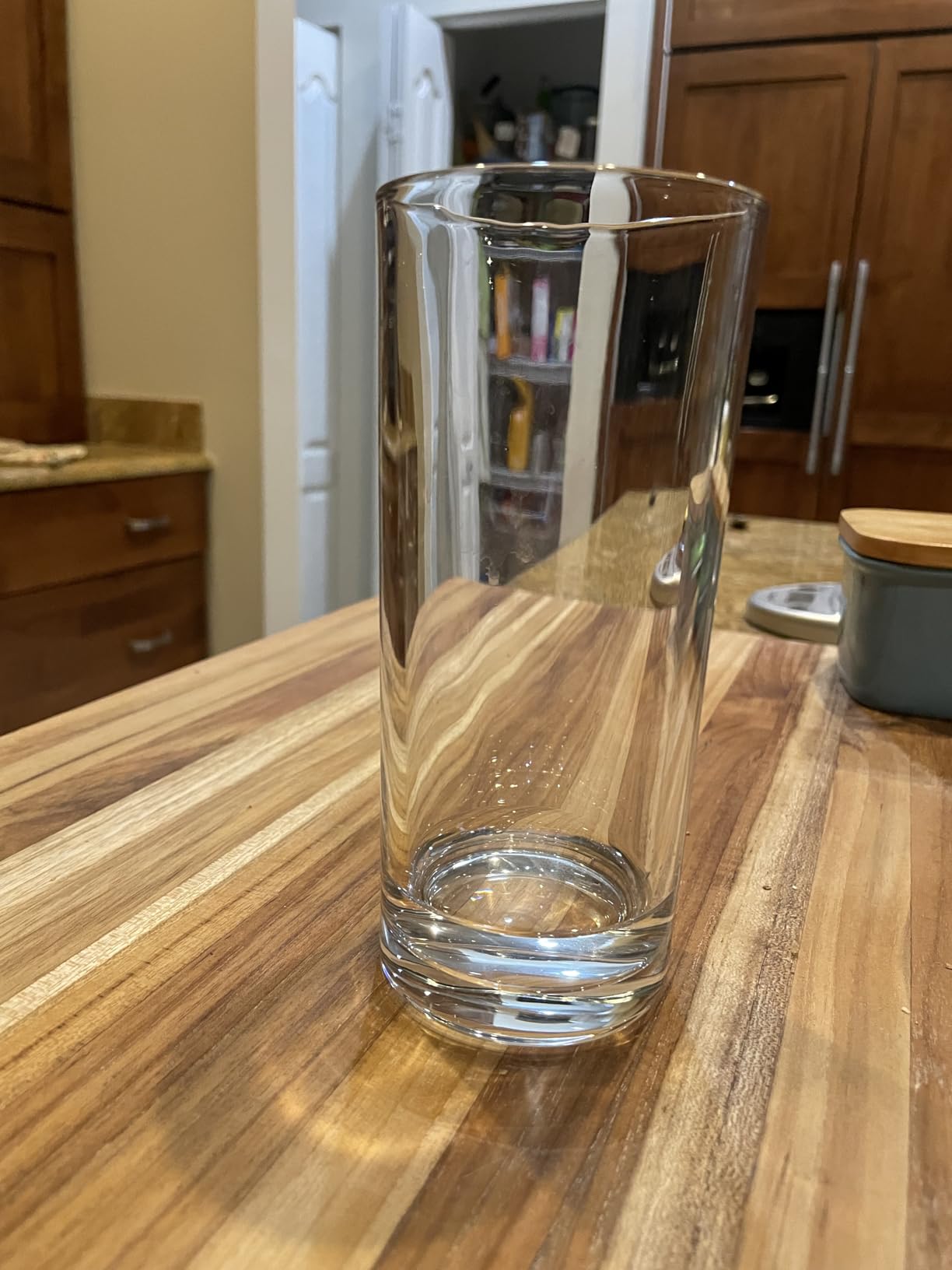 Amazon Basics Drinking Glasses, Dishwasher-Safe, 15 oz., 4-Piece Set customer photo 2