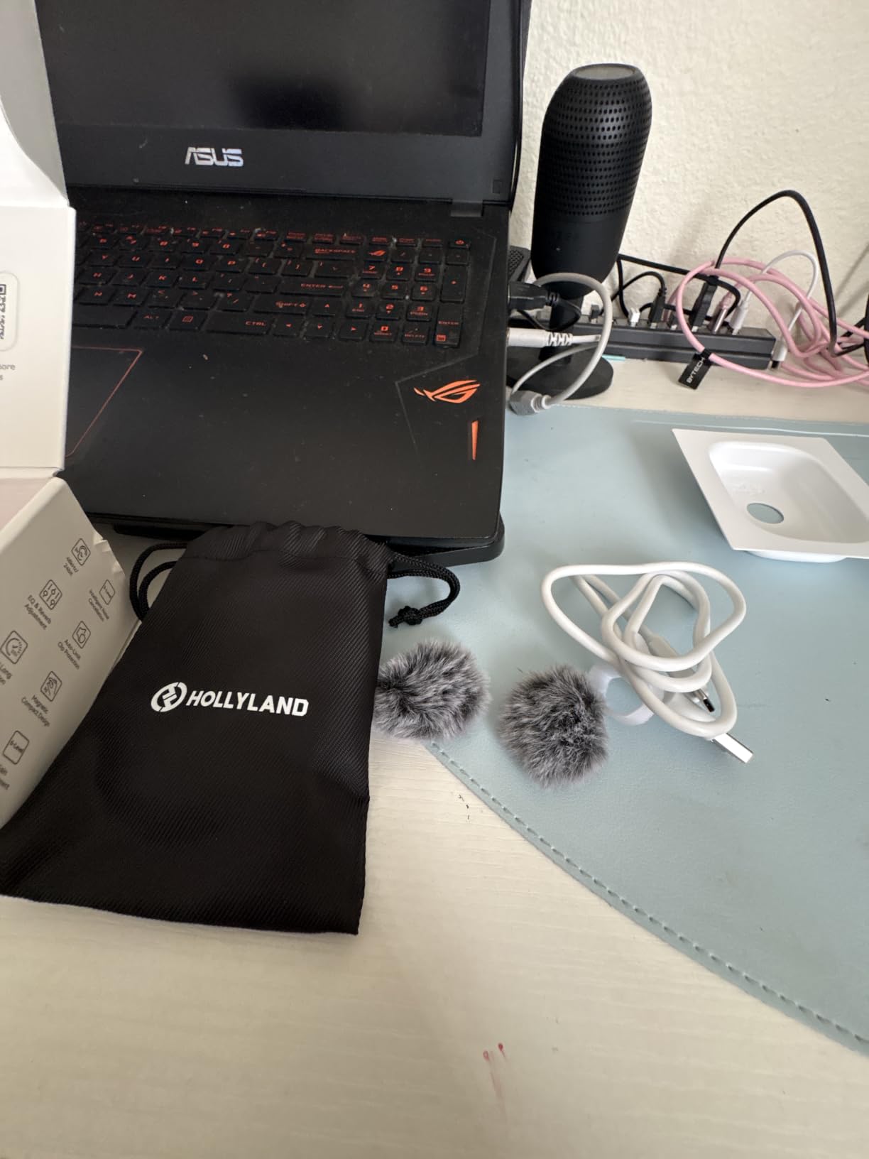 Hollyland Lark A1 Wireless Microphone for iPhone 17/16/15 & Android, 48kHz/24-bit, 3-Level Intelligent Noise Cancel, Mini Mic for YouTube, Podcast, Vlogging (Black, 2TX + USB-C RX + Charging Case) customer photo 2