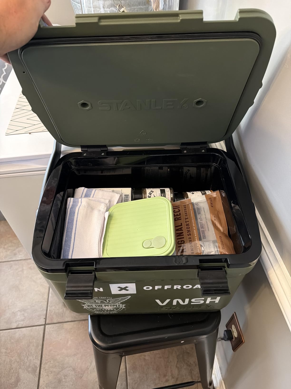 Stanley Adventure Outdoor Cooler 24 qt | Heavy Duty Outdoor Camping Cooler with Easy Carry Top Handle | BPA-Free | Twilight customer photo 2