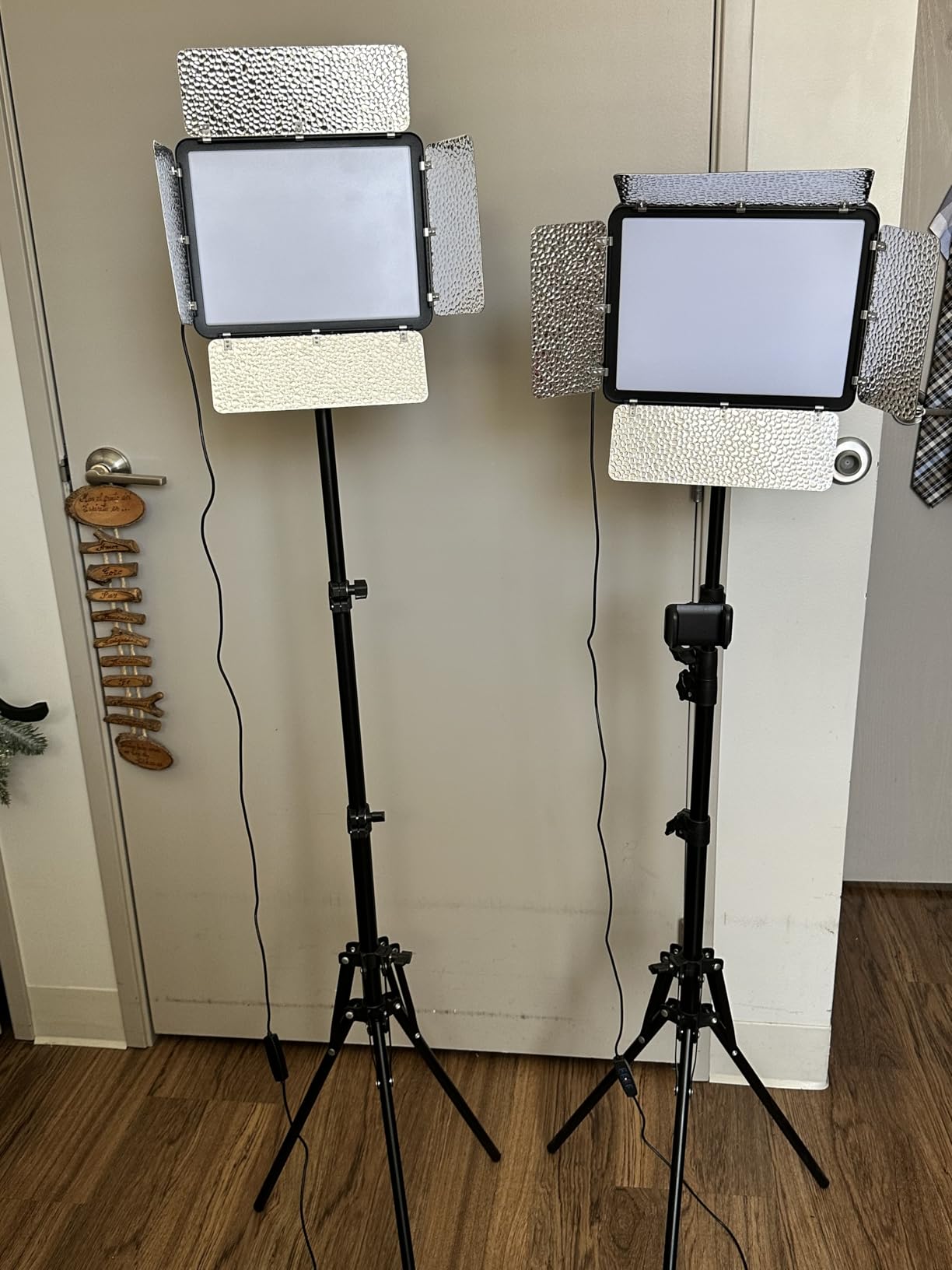 EMART LED Video Light Kit with Phone Holder & Barndoor, 2800-7000K Dimmable Studio Lights for Video Recording, 73'' Height for Live Streaming, YouTube, Vlog, Photography, Content, Podcast, 2-Pack customer photo 2