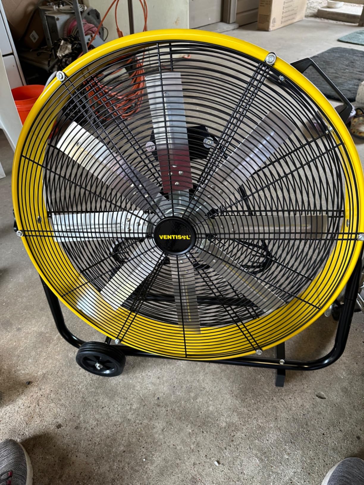 VENTISOL 24 Inch High Velocity Drum Fan, 9500 CFM Industrial Fans Heavy Duty, 3-Speed Shop Fan, Large Metal Floor Fan for Garage, Warehouse, Outdoor, Commercial, 8 Blades customer photo 1