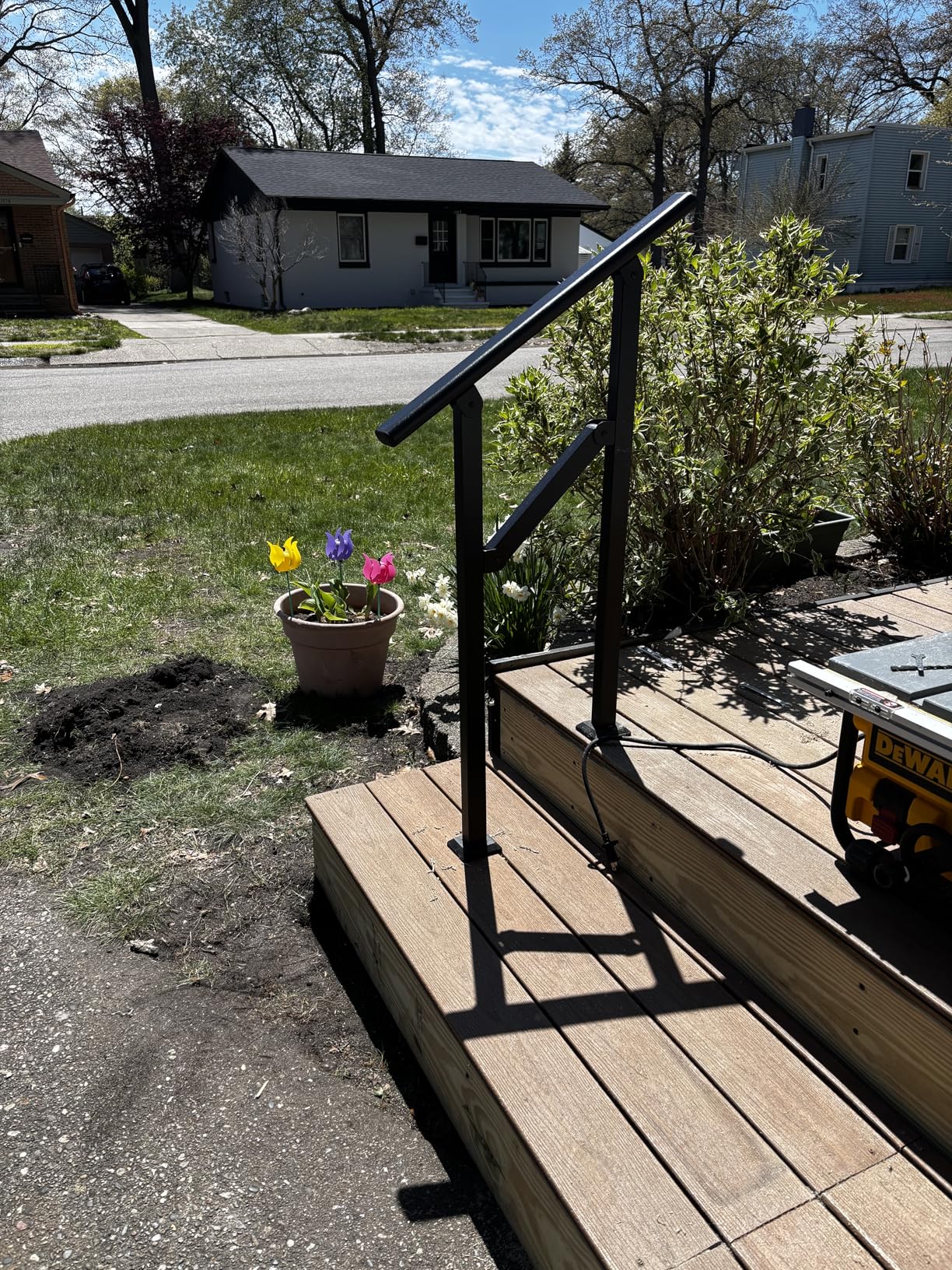 Hand Rails for Outdoor Steps, 2-5 Steps Wrought Iron Handrails for Outdoor Steps, Stair Railing for Porch, Home, Garden, Indoor, Staircase Handrails for Wooden, Cement, Brick, Marble (3 Steps) customer photo 1