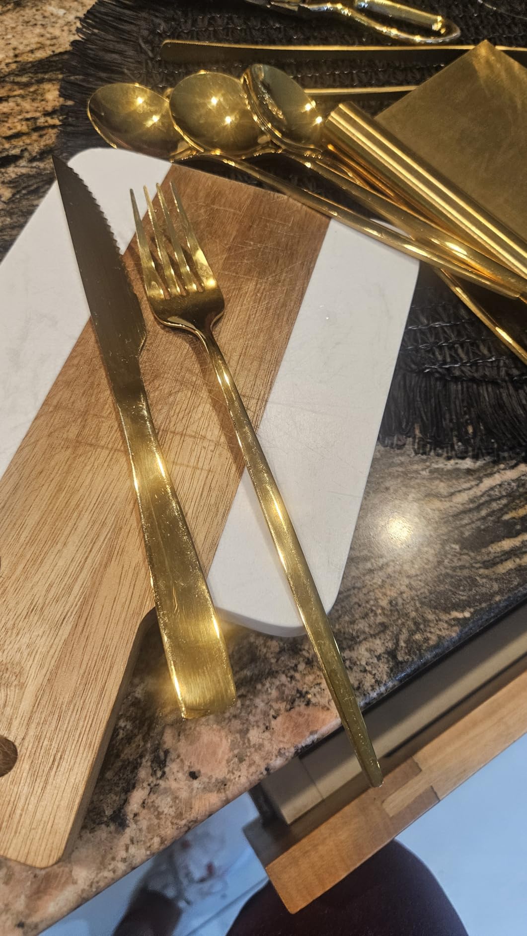 Astercook Silverware Set 48-Piece Gold Flatware Set with Steak Knives Food-Grade Stainless Steel Cutlery Set for 8 Mirror Polished Utensils Set for Home Kitchen Restaurant customer photo 2