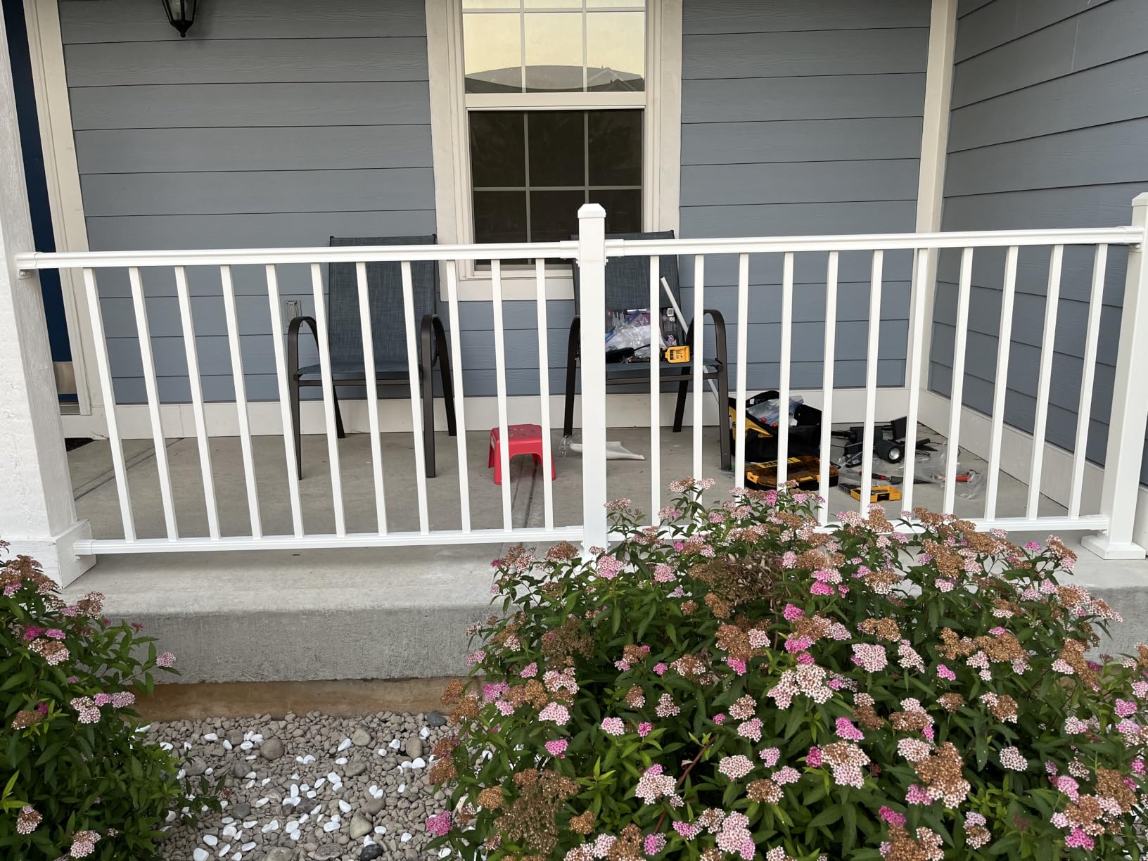 Egadis 36 in x 8 ft Modular Aluminum Porch and Deck Railing Kit, White | Pioneer in Modular Aluminum Railing Kit, ASTM Certified, Textured AAMA2604 Finish customer photo 1