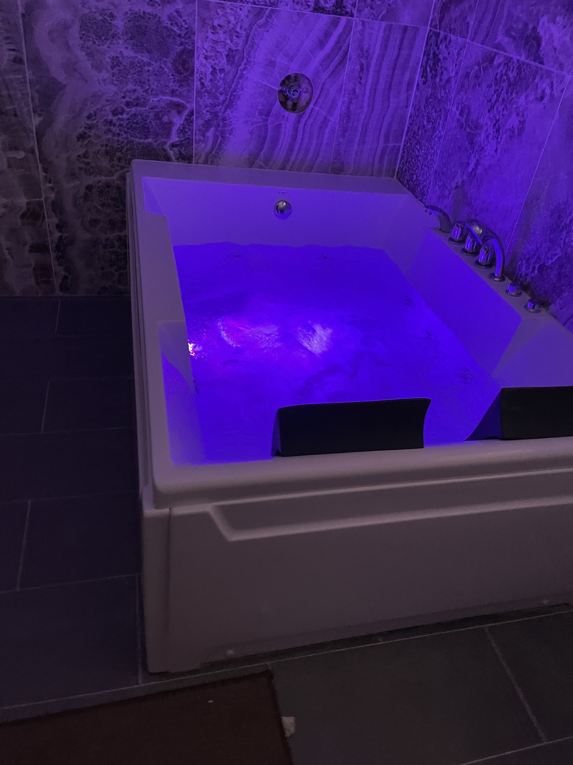 Acrylic Whirlpool Bathtub, 71