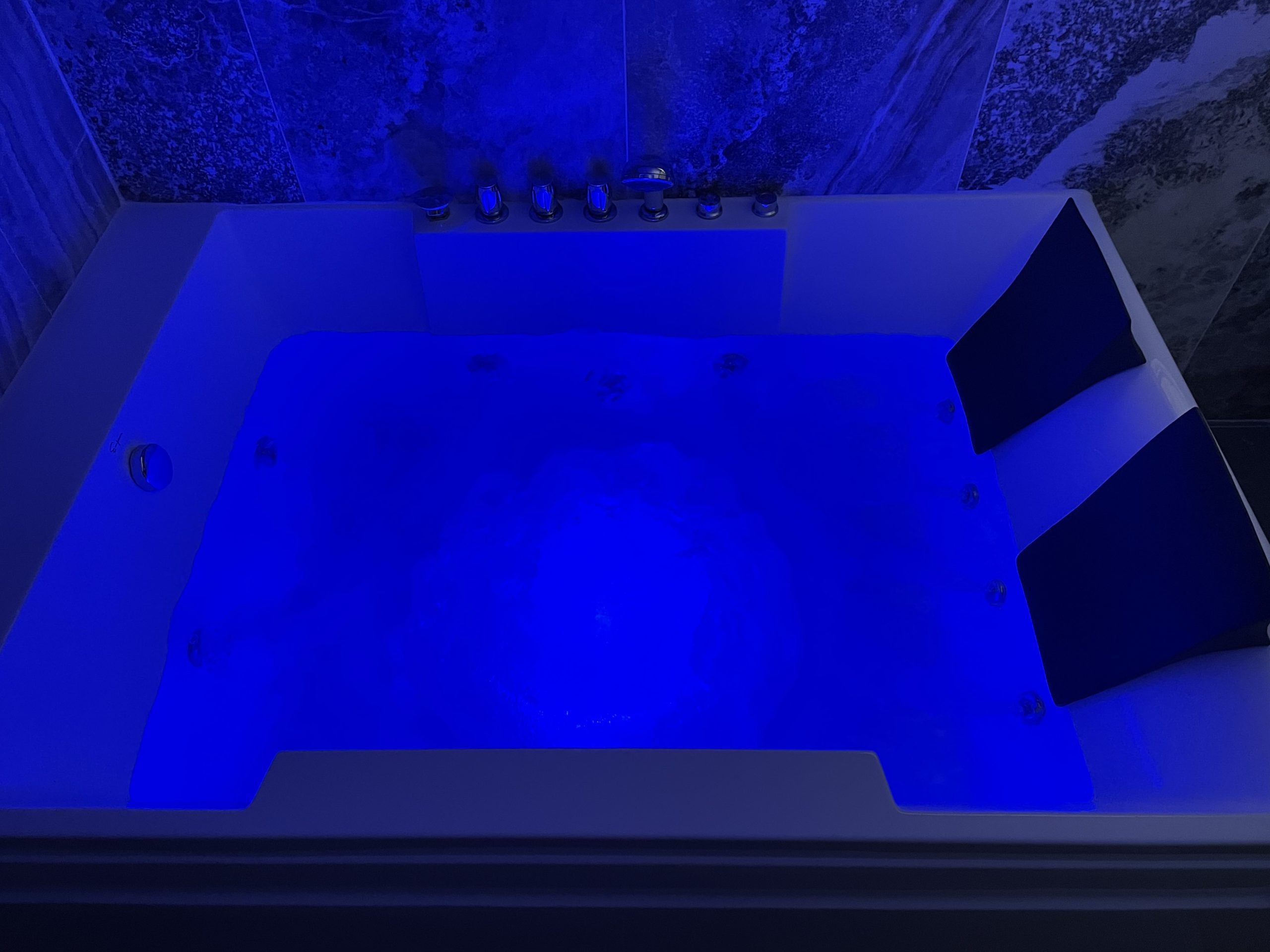 Acrylic Whirlpool Bathtub, 71