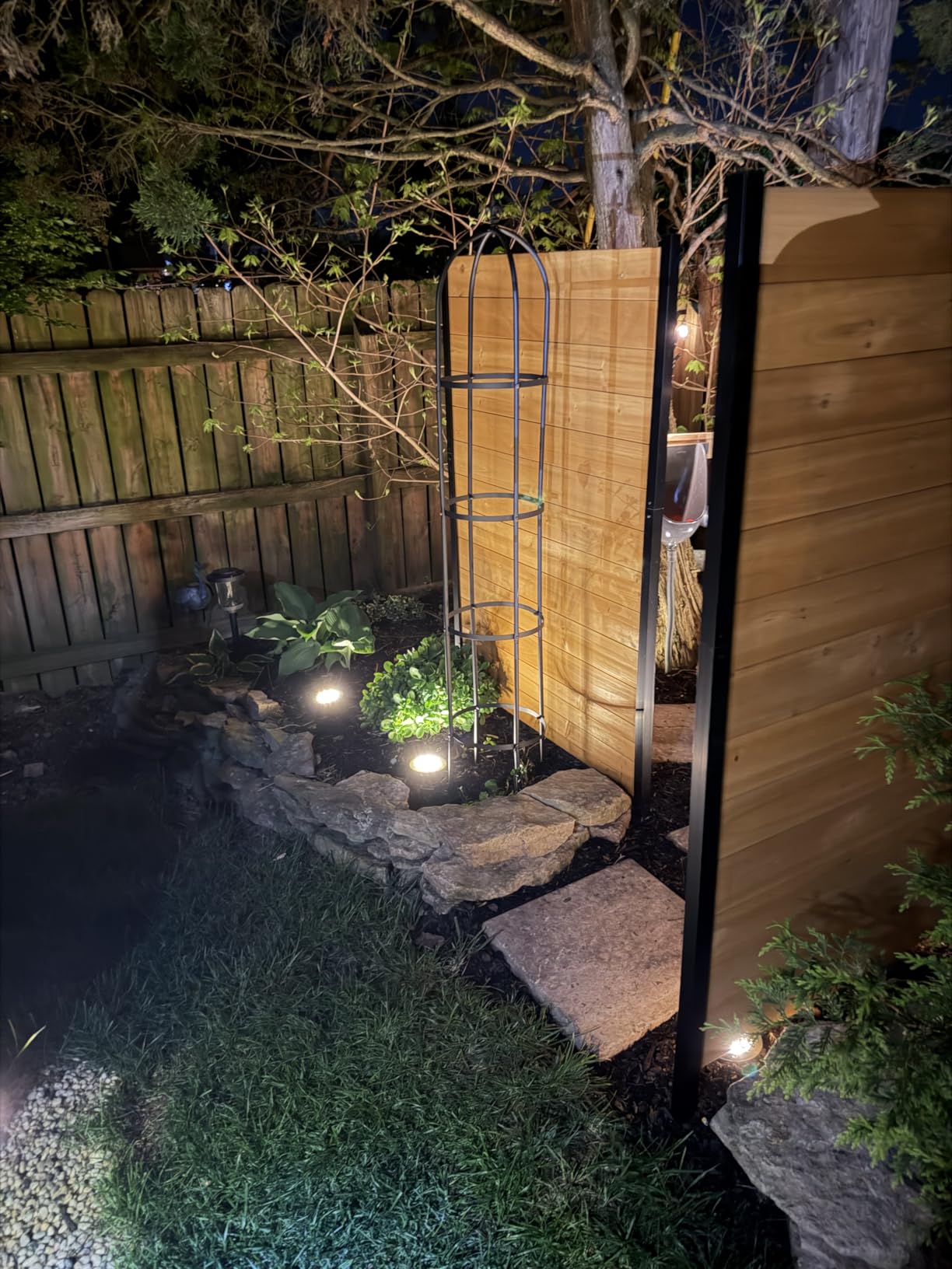 Enclo Fairmont Privacy Screen, Cedar Wood DIY No Dig Kit customer photo 2
