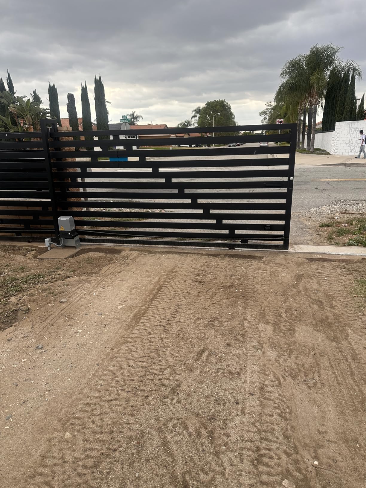 4400lbs Automatic Sliding Gate Opener with APP Control & 4 Remotes | 750W Heavy Duty Electric Sliding Gate Motor Kit with Wireless Keyboard customer photo 1