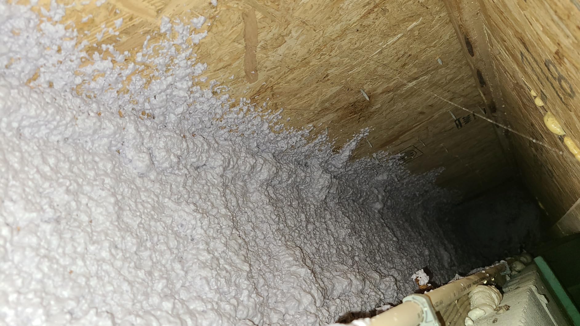 SF001 Purplecoat Closed Cell Foam Spray 29 Ounce (24 Pack Set) | Self Expanding Insulation, R-5.66 Thermal Value, 29 Oz Cans, 20 Board Feet Coverage,1-Inch Thick, ASTM E84 Class A Certified customer photo 2
