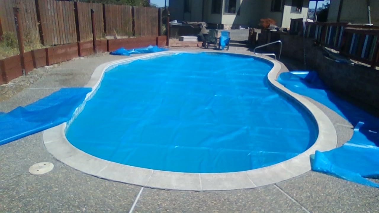 Goplus Solar Pool Cover, 12 x 24 FT Solar Blanket 12 Mil with Carrying Bag for In-Ground and Above-Ground Swimming Pools, Rectangle Hot Tub SPA Thermal Blanket, Blue Bubble customer photo 2