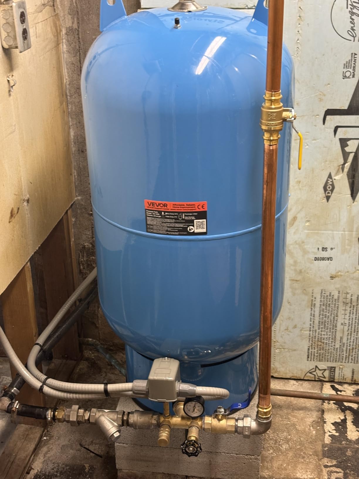 VEVOR 30-Gallon Vertical Well Pressure Tank, Pre-Charged Pressurized Water Tank for Well Pumps, Heavy-Duty Carbon Steel Water Storage Container for Home, School, Farm & Irrigation Systems customer photo 2