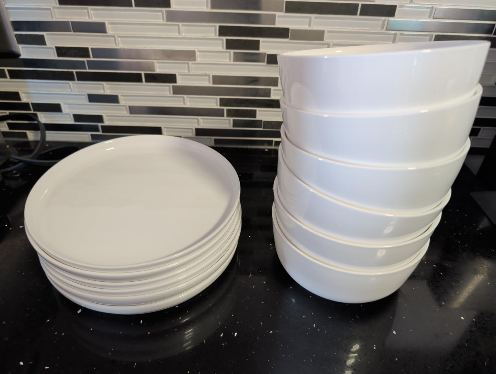Lenox Dinnerware Sets, Modern White 24-Piece Dinnerware Set, Service For 8, Porcelain Material, Dishwasher Safe, Microwave Safe, Plates And Bowls (White, 24 Piece) customer photo 2