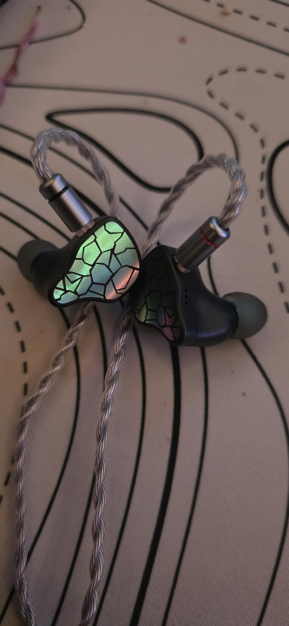 Linsoul THIEAUDIO HYPE 4 MKII 2DD + 4BA Hybrid In Ear Monitor, HiFi Wired IEM Earphones, Engaging & Studio Neutral Tuning, CNC Aluminum Gaming Earbuds with 3.5/4.4mm Modular Cable for Musician Audiophile customer photo 1