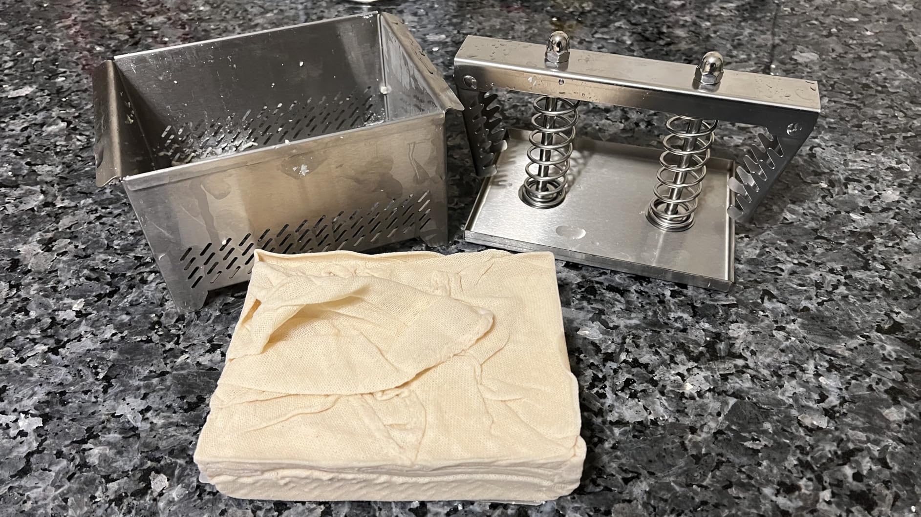 Tofu Press Stainless Steel, 304 Stainless Steel Paneer Maker & Cheese Press with Drip Tray, Adjustable Pressure Tofu Presser for Firm & Extra Firm Tofu, Dishwasher Safe, BPA Free(6.6 * 4.7) customer photo 2