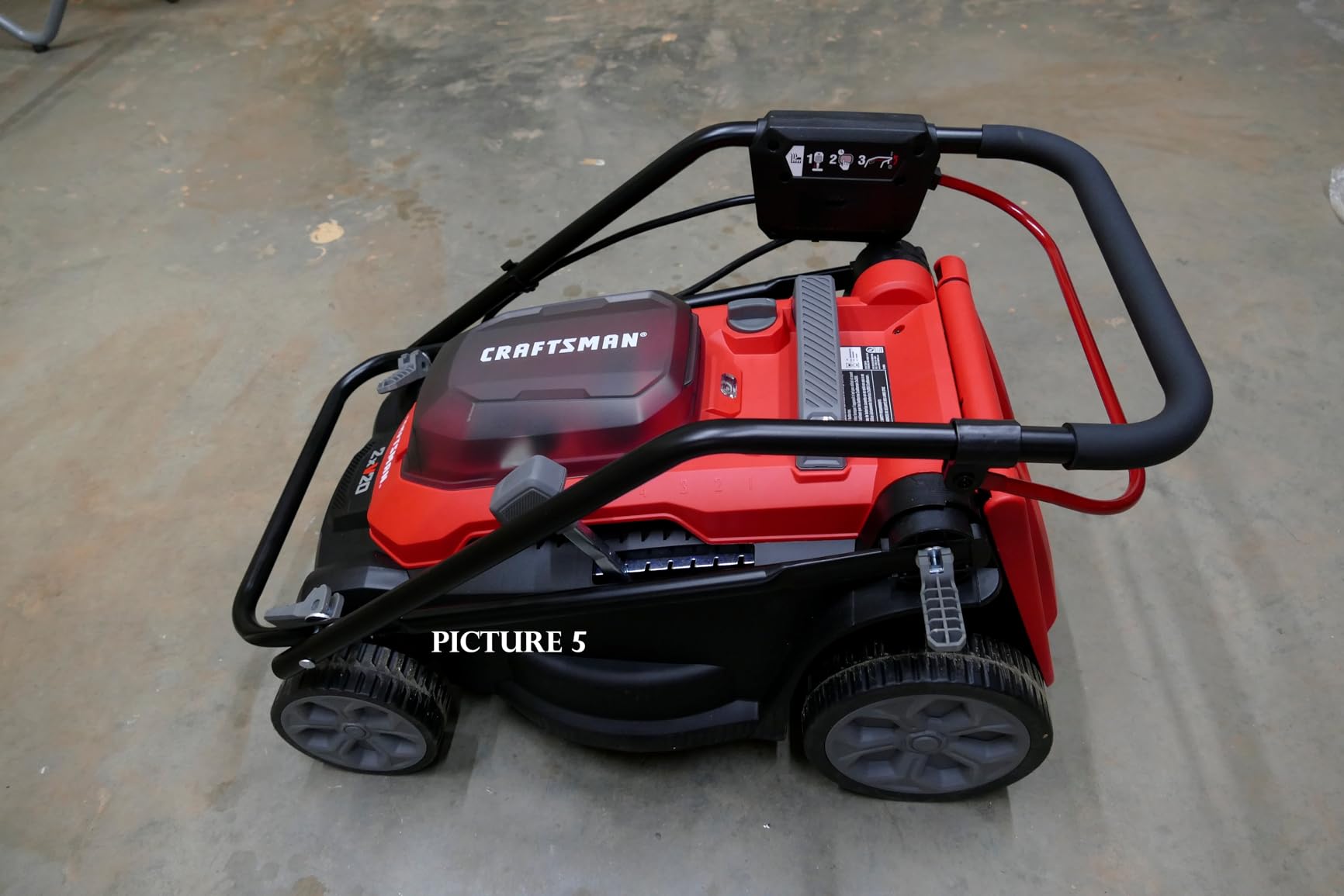 CRAFTSMAN Push Mower 15 in, 2 x 4 Ah V20 Batteries and 2 Chargers Included, Up to 45 Min of Runtime, Lightweight, Easy to Maneuver Electric Lawn Mower Cordless with Grass Bag (CMCMWP120M2) customer photo 1