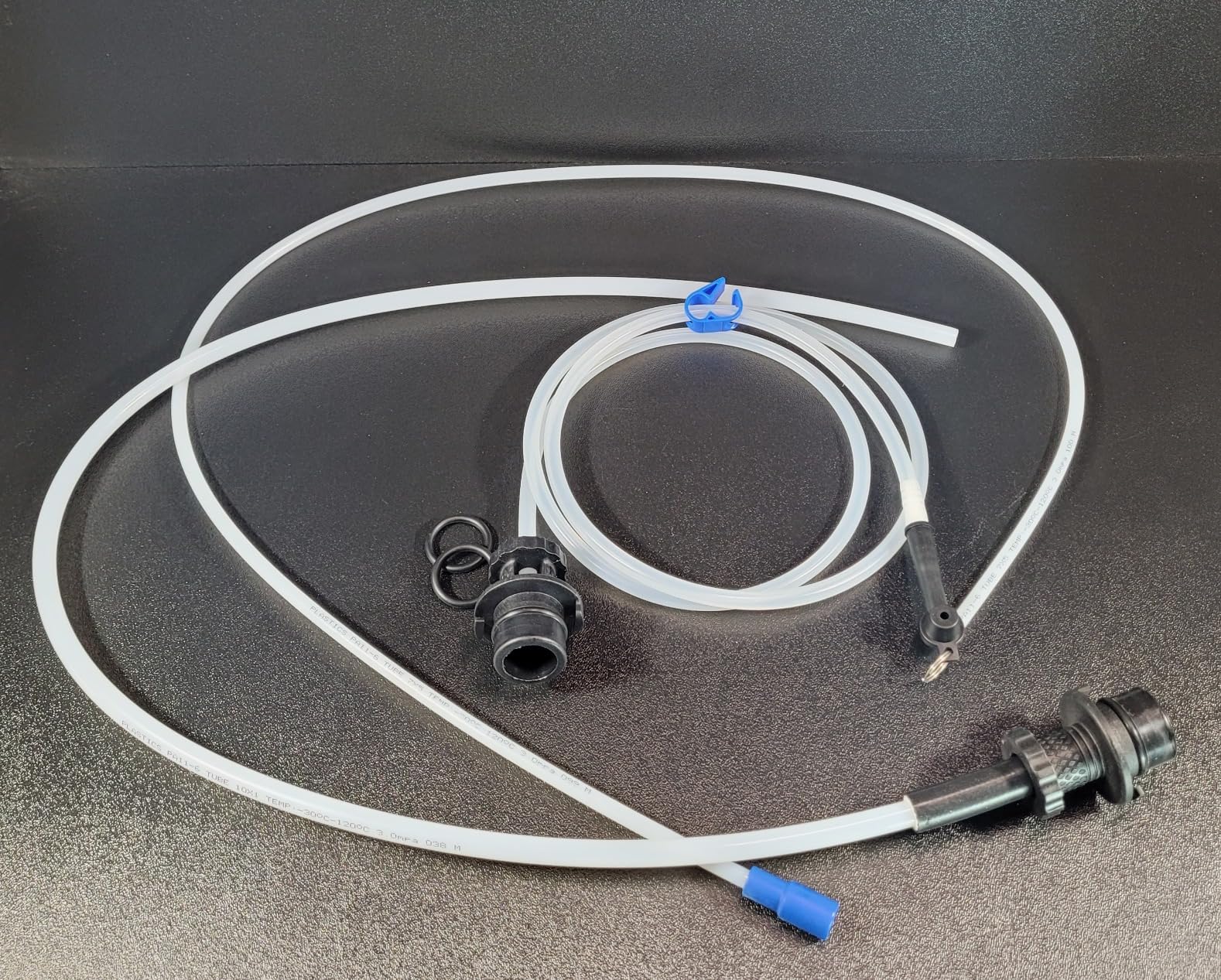 VEVOR Fluid Extractor, 9.5 L Capacity, Pneumatic/Manual Vacuum Oil Extractor Pump with 59 in Long Horse & Three 47 in Extension Tubes, Oil Change Pump with PE Tank for Cars, Lawn Mowers, Boats customer photo 1