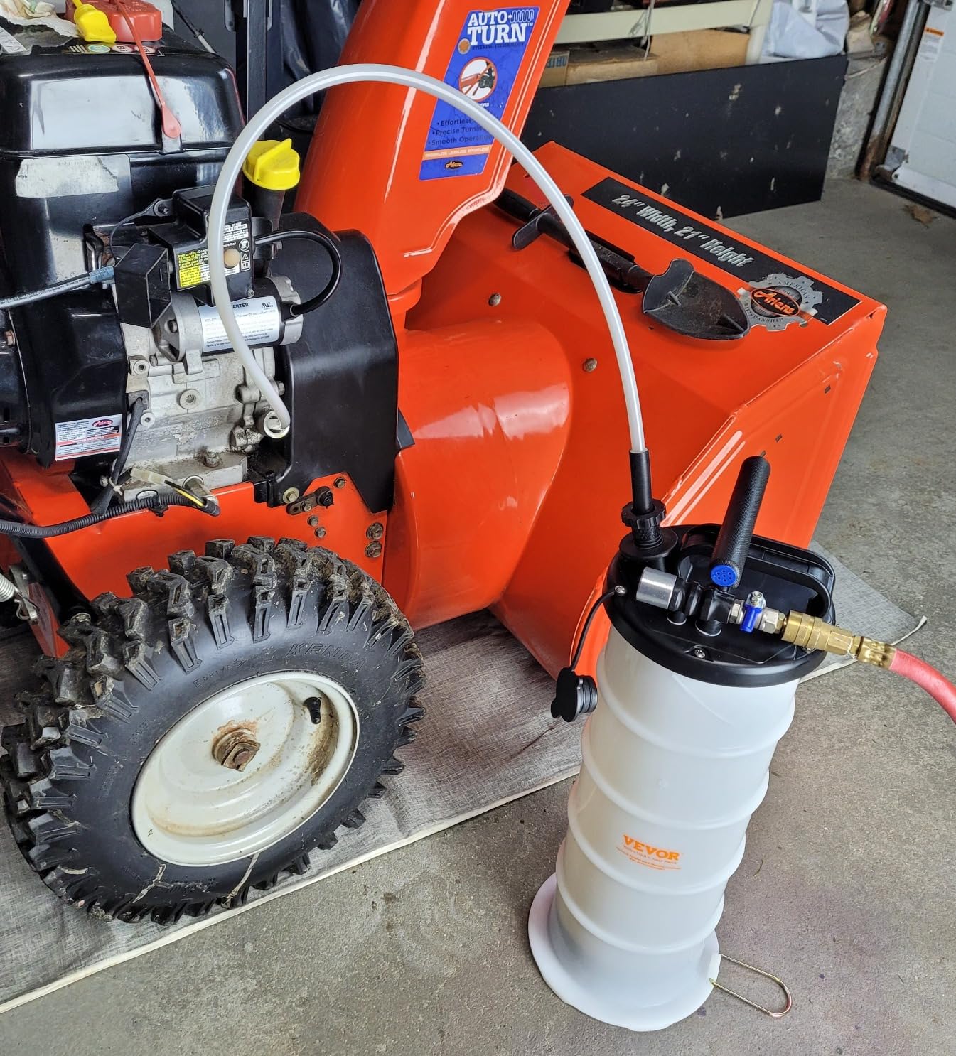 VEVOR Fluid Extractor, 9.5 L Capacity, Pneumatic/Manual Vacuum Oil Extractor Pump with 59 in Long Horse & Three 47 in Extension Tubes, Oil Change Pump with PE Tank for Cars, Lawn Mowers, Boats customer photo 2