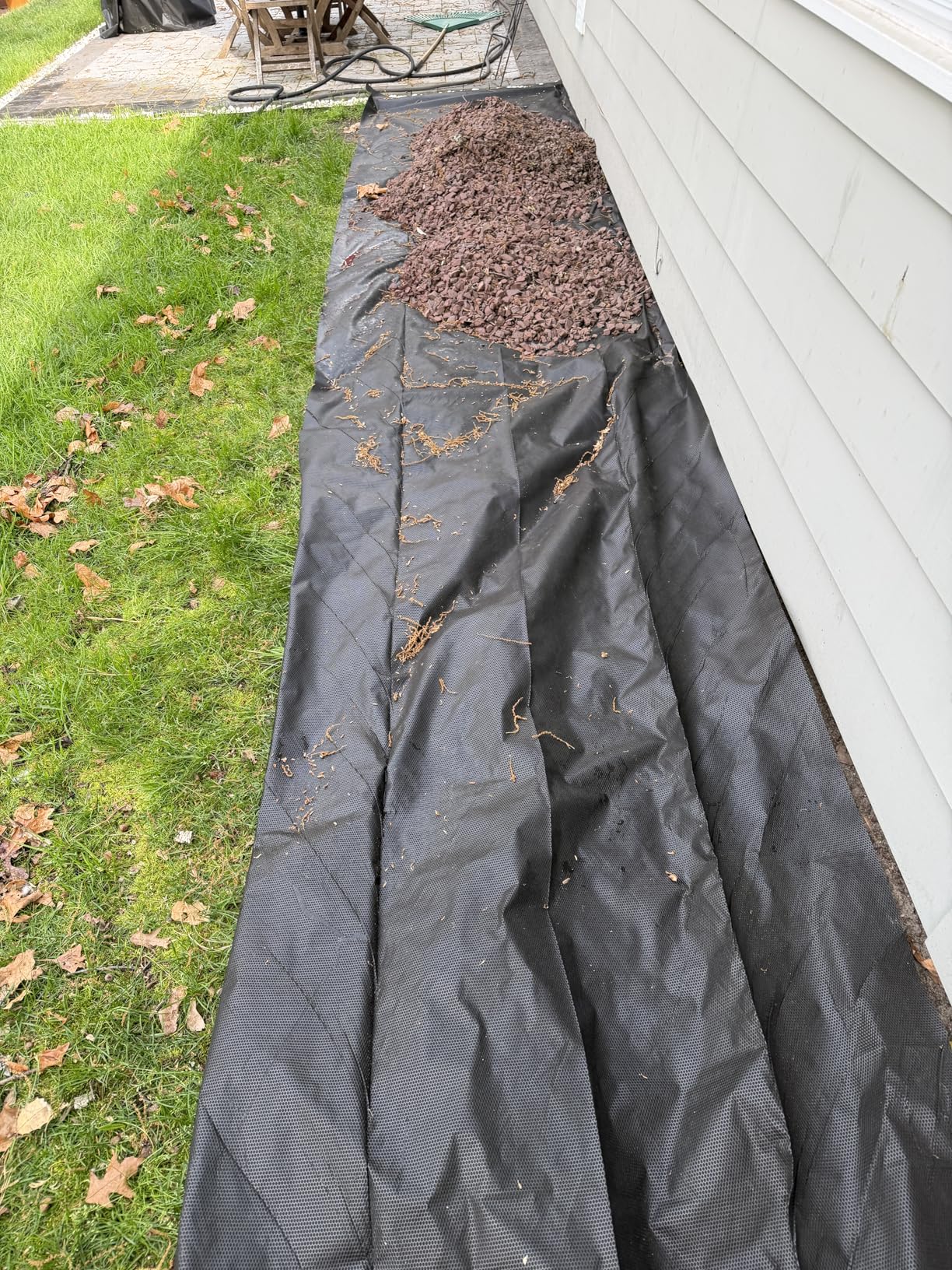 Grenebo Weed Barrier Fabric, 4FT x 100FT, Non-Woven Landscape Fabric, Easy to Cut & Fray-Resistant, Breathable & Permeable, Landscaping Fabric with 30 Stakes, for Gardens, Flower Beds, Vegetable Plots customer photo 2