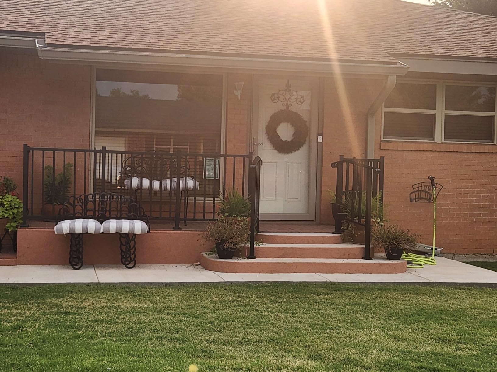 Metty Metal 5Ft W x 36in H Level Deck Railing Kit, Textured Black AAMA2604 Powder Coat, IBC Certified Guard Rail customer photo 1