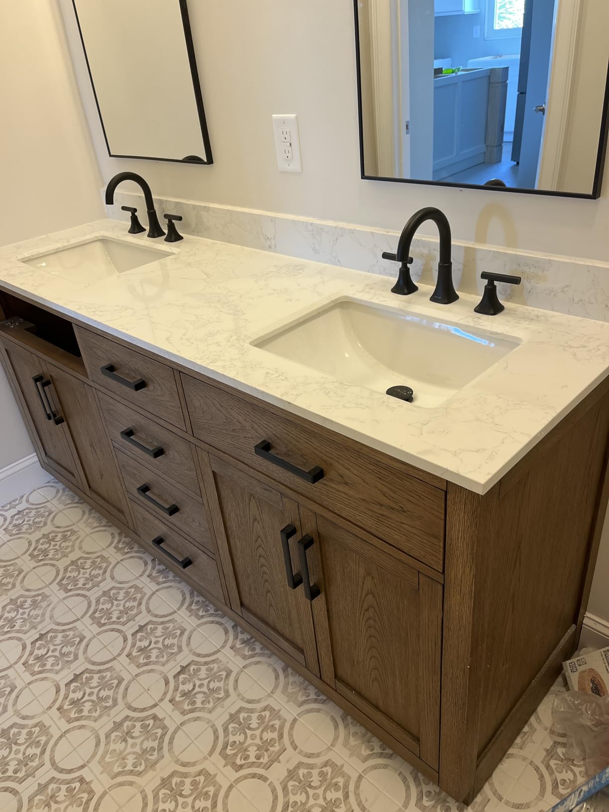 36-inch Dark Walnut Bathroom Vanity with Sink, Solid Wood, 0.79-inch Stone Countertop and Backsplash, 4 Drawers, 2 Soft Closing Doors customer photo 2