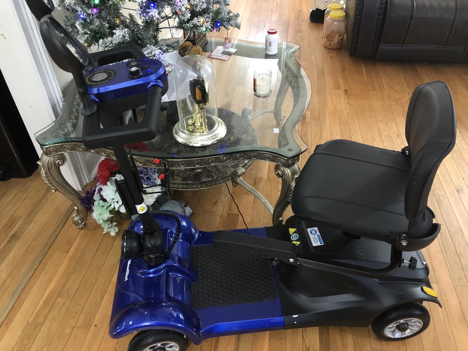 (2026 Upgrade) Lightweight Mobility Scooter for Seniors & Adults, Folding Mobility Scooters, 24.8 Miles Travel Foldable 4 Wheeler, Removable Lithium Battery, 300lb Capacity customer photo 1