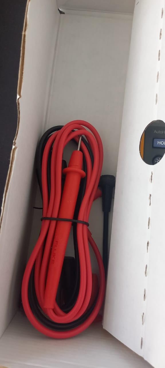 Fluke 179 Multimeter with Backlight, Includes Built-In Thermometer to Measure Temperature, Measures True-RMS AC Current and Voltage, Frequency, Capacitance, Resistance, Continuity and Diode customer photo 2