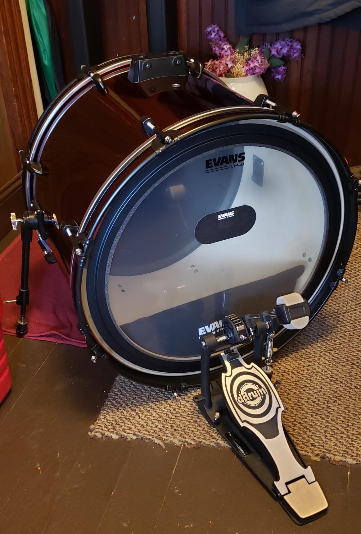 Evans EQ Pad Bass Drum Dampeners - Bass Drum Sound Dampening - Attaches to Drum Shell - Adjustable, Hinged - Controls Attack & Sustain - Great for Close Drum Mics - 1 Multi-Use Pad customer photo 1