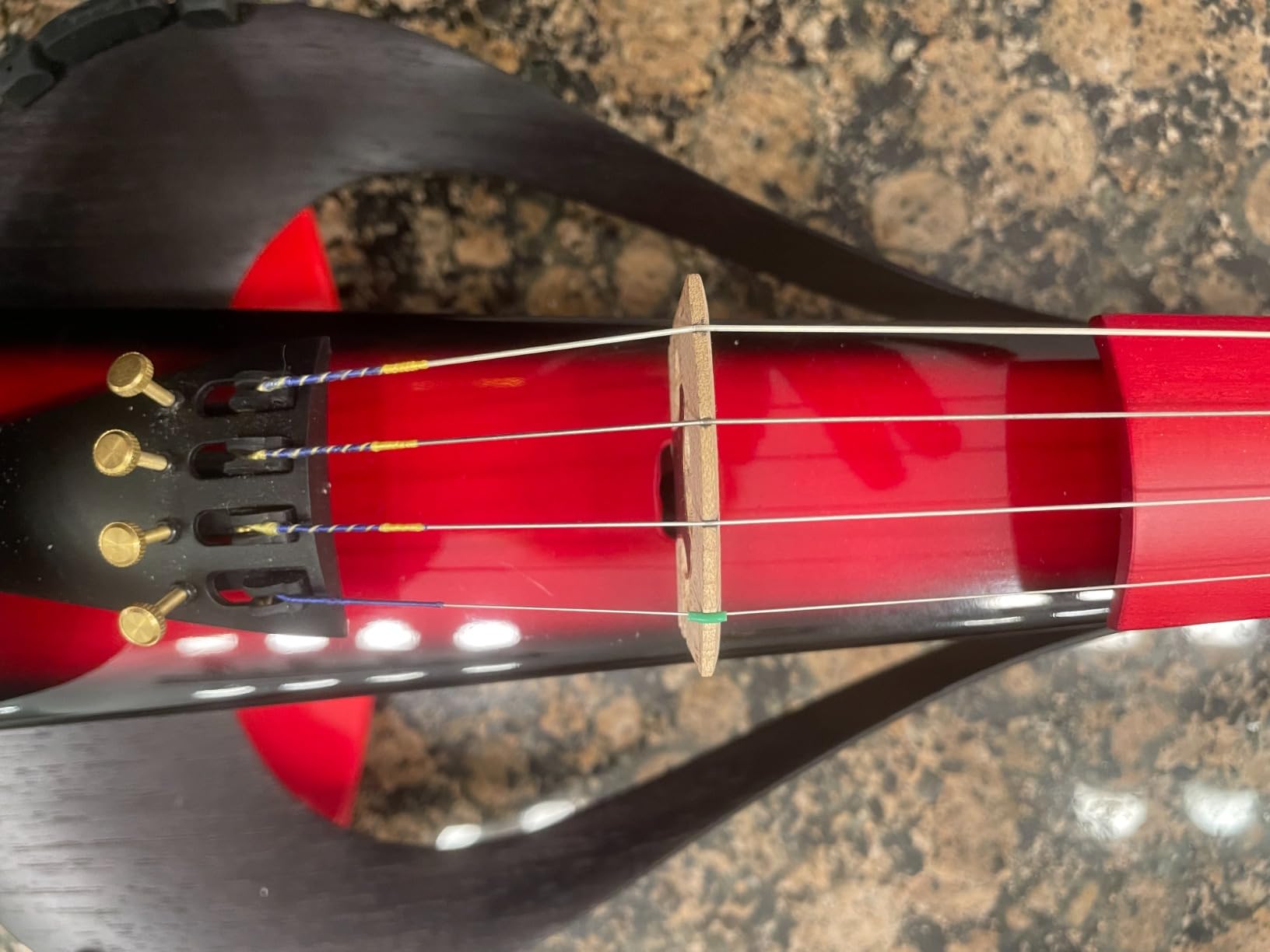 D'Addario Helicore Violin Strings Set H310W 4/4M, Medium Tension | Helicore violin strings deliver clear, warm tone, fast bow response, exceptional tuning stability and lasting durability. customer photo 2