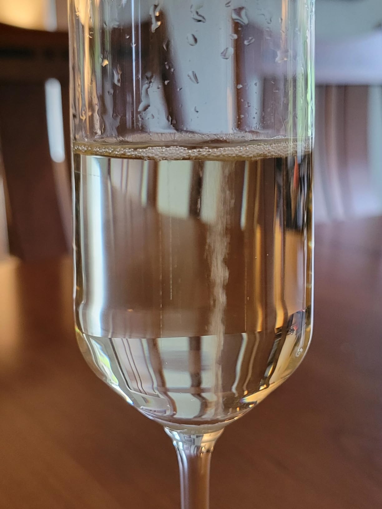 Zwiesel Glas Pure Champagne Glass (Set of 6), Champagne Flutes with Effervescent Point, Dishwasher-Safe Tritan Crystal Glasses, Made in Germany (10 Ounce) customer photo 2