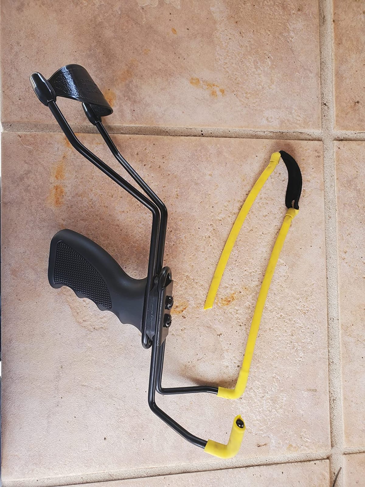 Daisy P51 Slingshot - Latex Bands - Pistol Grip - Single Pack | Classic Wrist Rocket Arm Brace - Strong High-Stretch Rubber Bands - Molded Finger Notches Give A Steady Grip customer photo 1