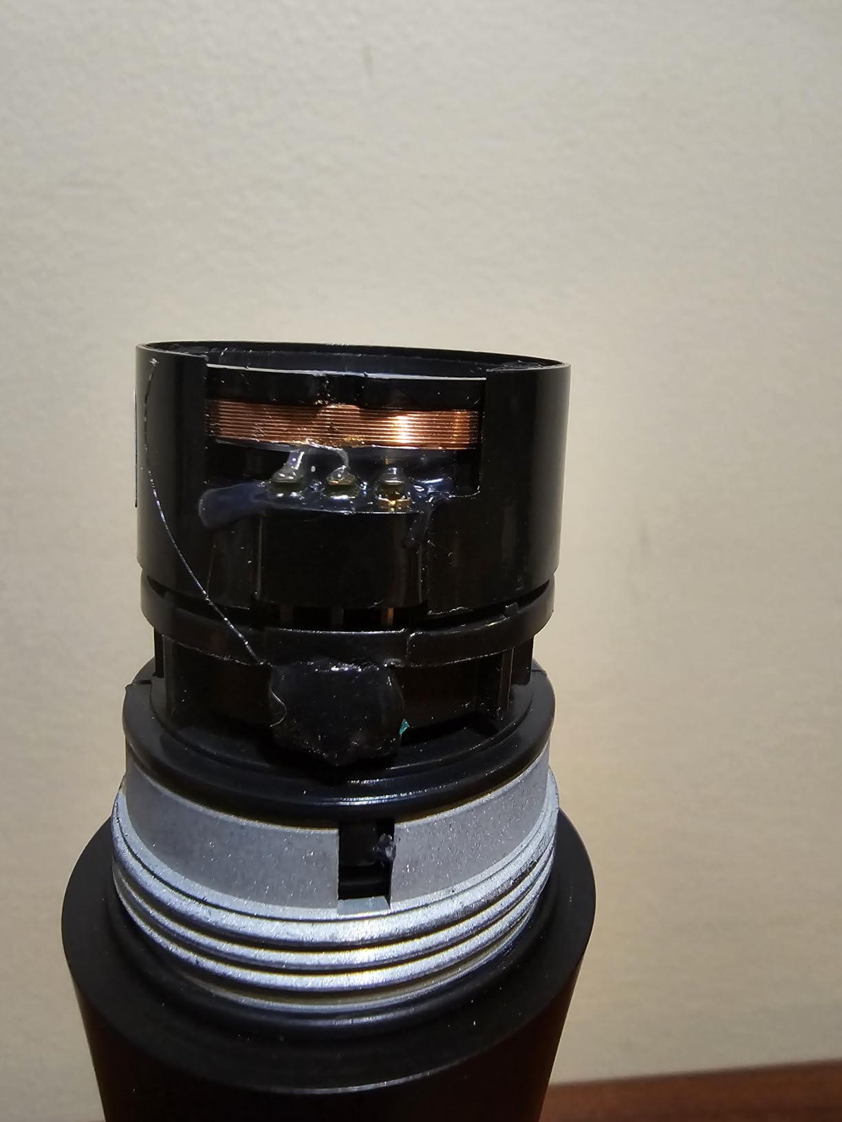 Sennheiser Professional E 945 Dynamic Super-Cardioid Vocal Microphone customer photo 2