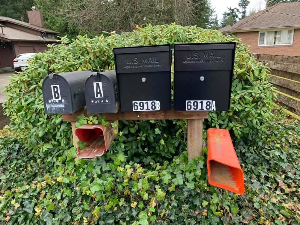 Mail Boss Large Capacity Locking Curbside Post Mount Mailbox, USPS Approved, Black, Extra Large customer photo 1