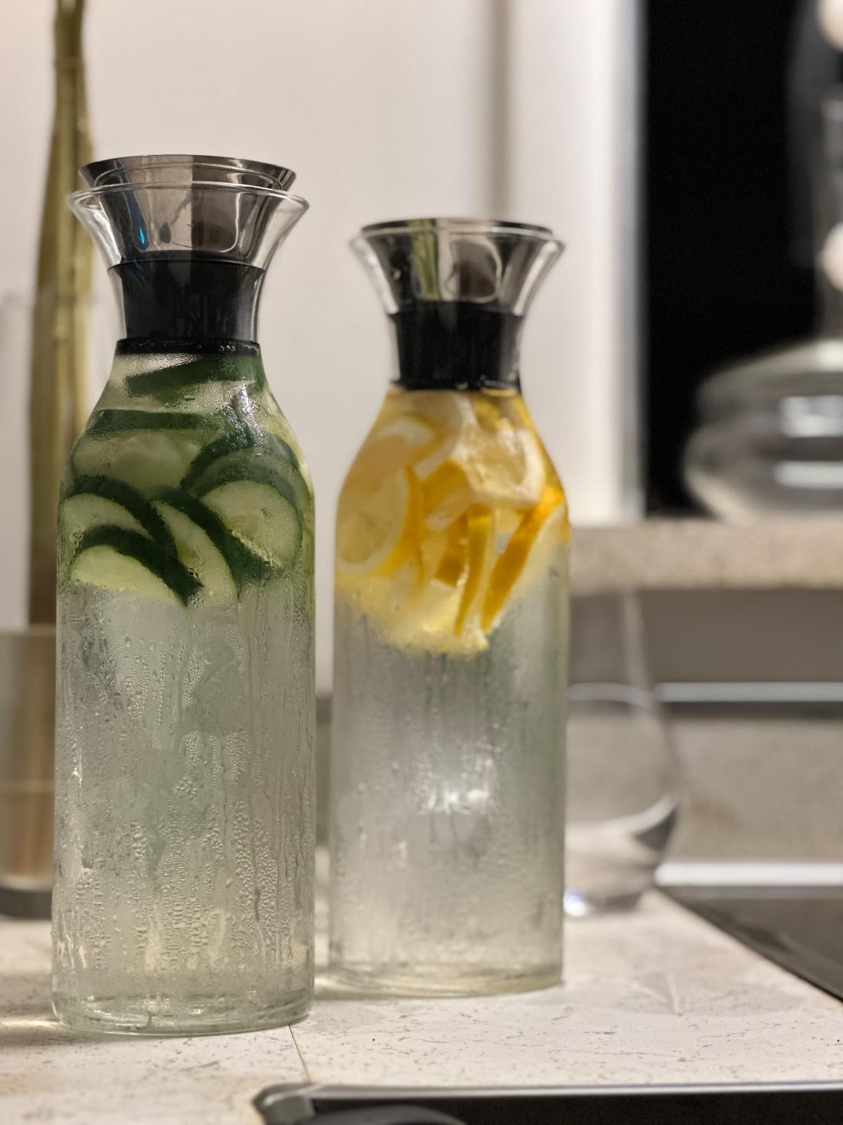 Eva Solo Fridge Carafe 1.1 qt | Stainless steel & Silicone Pouring Lip customer photo 1