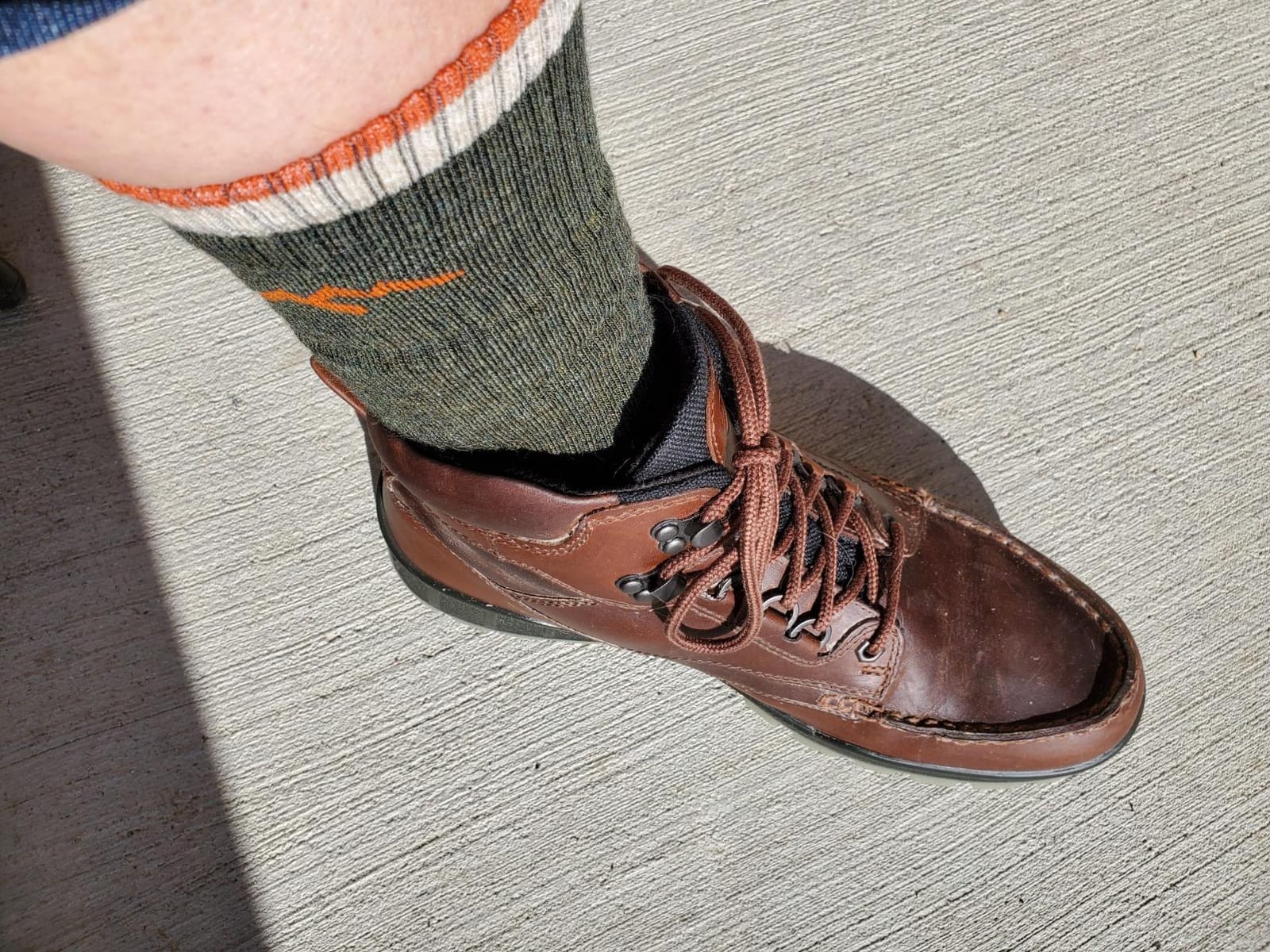 Darn Tough Vermont Men's Hiker Boot Midweight Full Cushion Sock (Style 1405) customer photo 2