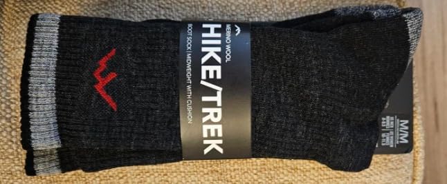 Darn Tough Vermont Men's Hiker Boot Midweight Cushion Hike Sock (Style 1403) customer photo 1