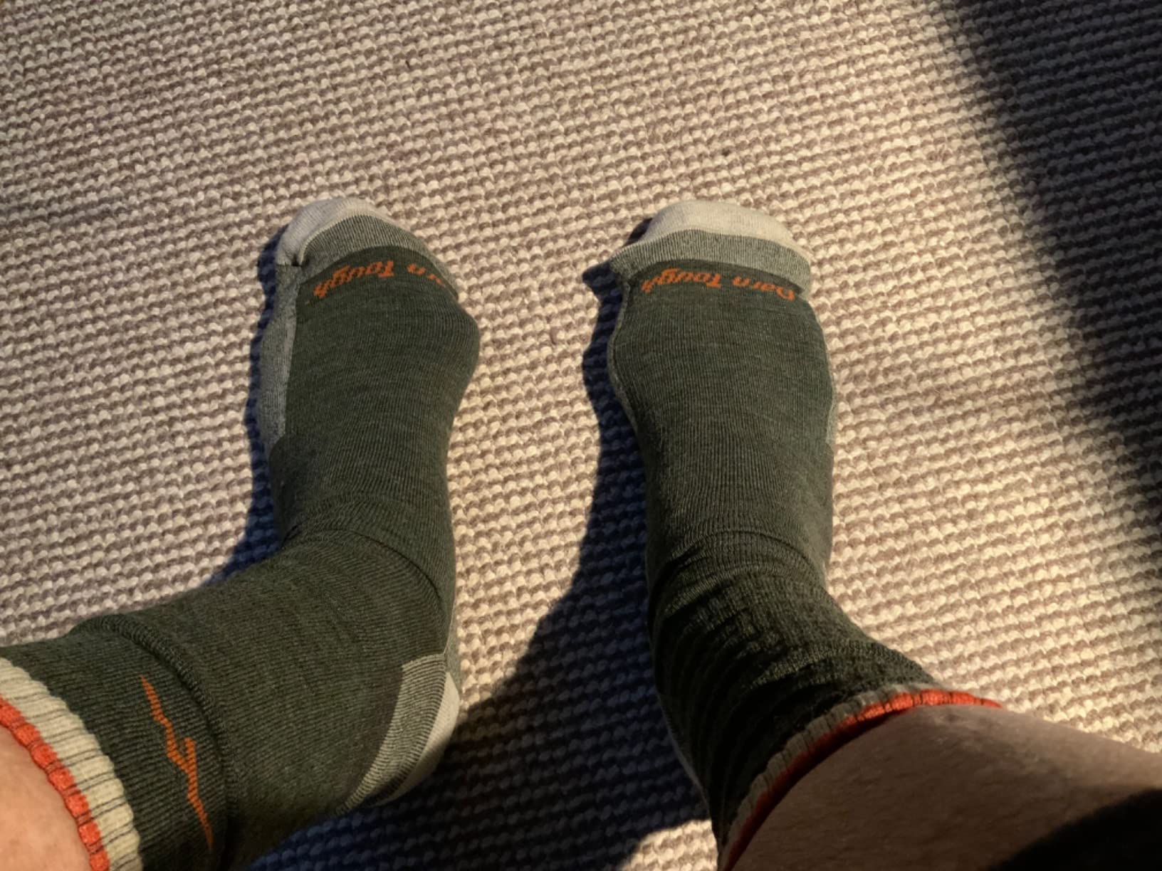 Darn Tough Vermont Men's Hiker Boot Midweight Cushion Hike Sock (Style 1403) customer photo 2