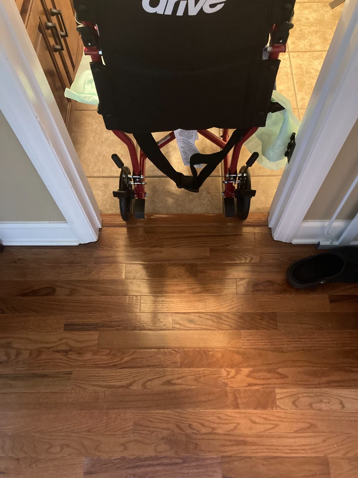 Drive Medical ATC19-BL Lightweight Aluminium Transport Wheelchair with Swing-Away Footrest, Blue customer photo 2