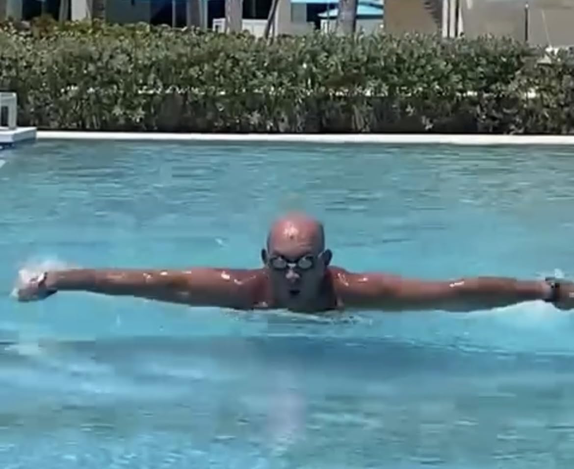 Speedo unisex-adult Swim Goggles Mirrored Vanquisher customer photo 1