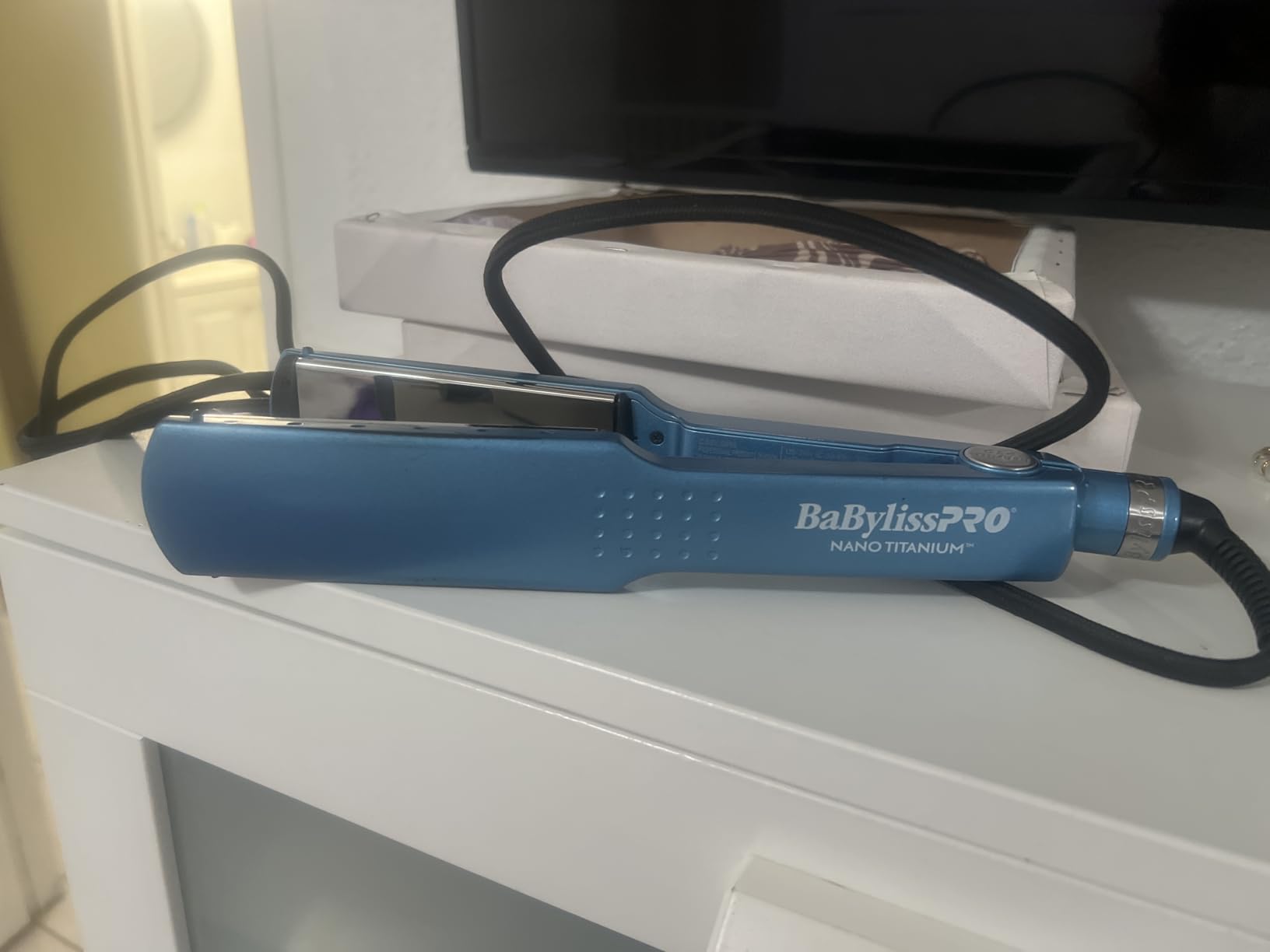 BabylissPRO Nano Titanium Ionic Hair Straightener, Professional Flat Iron for All Hair Types customer photo 2