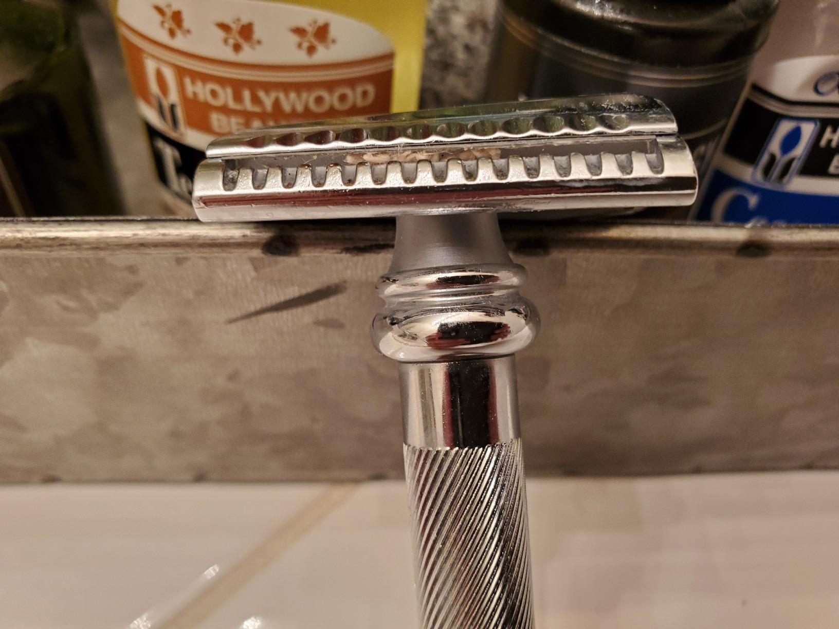 MERKUR 37C Double Edge Safety Razor | Slant Bar Design - Standard Handle | Made in Germany | Plastic-Free | Two Piece Design customer photo 2